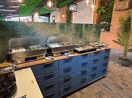 Alex Hotel