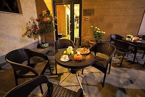 Alex Hotel