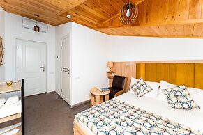 Alex Hotel