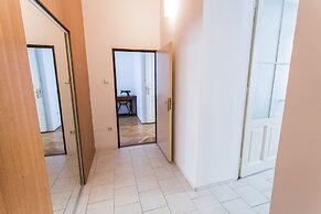 Central Retro Apartment