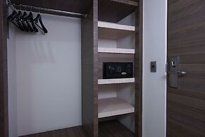 Econo Express Hotel