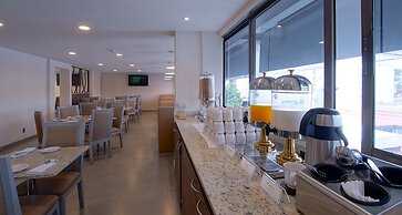 Econo Express Hotel