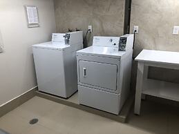 Econo Express Hotel