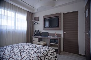 Econo Express Hotel