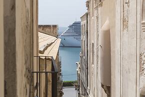 Maecò Ortigia B&B