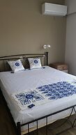 Ria's Deluxe Apartments
