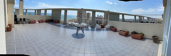 Modern Penthouse Apartment on the Beach