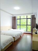 DONG JIANG HU XIANG CUN DA WAN CAI Hotel