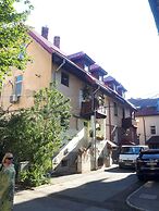 Neva Zedek
