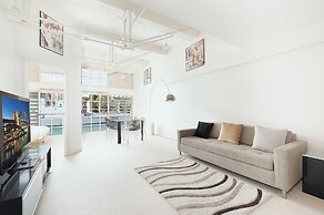 Waterfront Apt. on Sydney Harbour H390