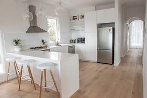 Tamarama Ocean Views H397