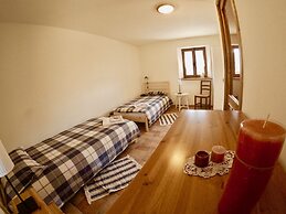 4lander House Balins