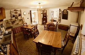 4lander House Balins