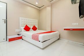 OYO 7407 Hotel Blue Sea