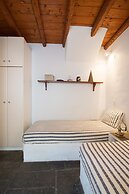 Serifos Houses Hora