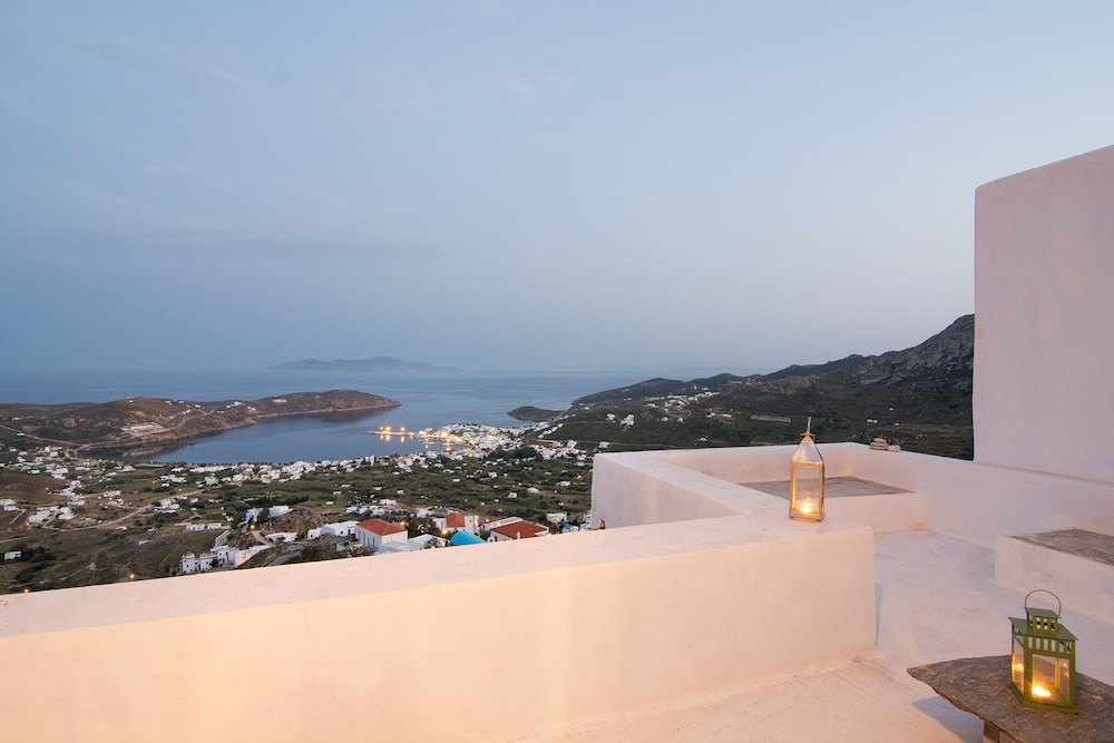 Serifos Houses Hora