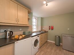 Hamilton House Holiday Apartments