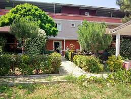 Deniz Kizi Otel