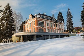 Wellness & Spa hotel Villa Regenhart