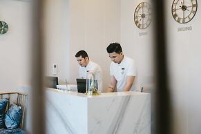 A&R Boutique Hotel