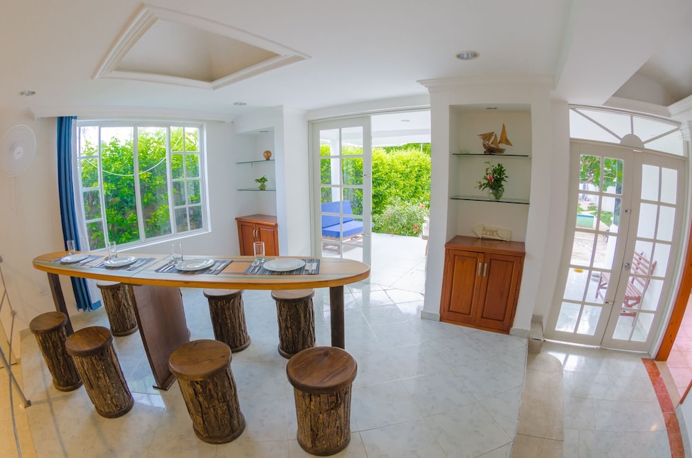 Mahalo House