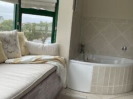 Sandra's Guest House