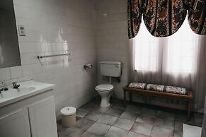 Karoo Country Inn Hotel