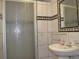 Esme's Guest House