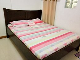 Yellow HOUSE Vacation Rental