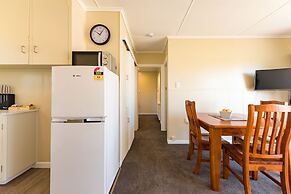 Waitangi Beach Bach 30A