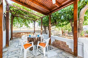 Aadonis Villa