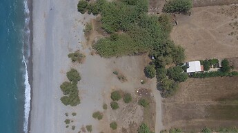Aadonis Villa