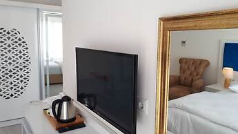 Mavili Suites