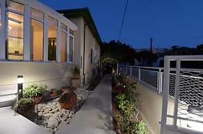 Avgi's Home