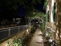 Avgi's Home