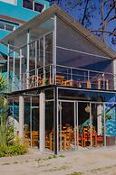 Axkan Click Hotel