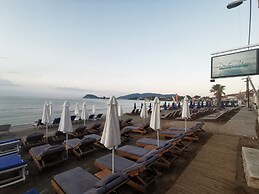 Casa Del Mar
