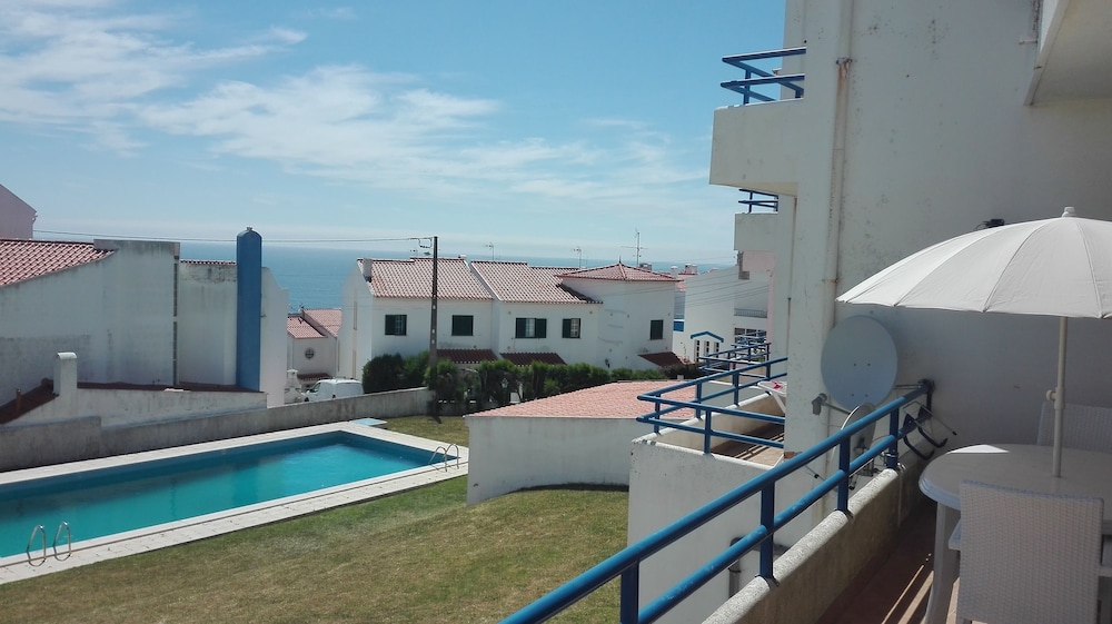 Ericeira Pool & Sea