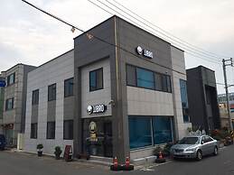 JJBro Hostel Guest House