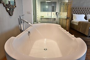 Ansen Suites
