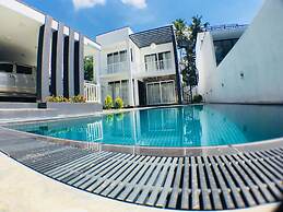 Royal Mansion Luxury Villa