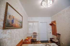 Laura Guest House