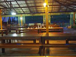 Saichol Floating Resort