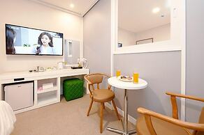 K-Pop Hotel