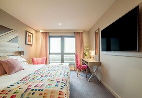 Boulevard Hotel