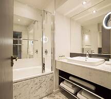 Boulevard Hotel