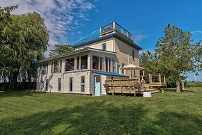 8 bedroom Shamrock Beach Cottage