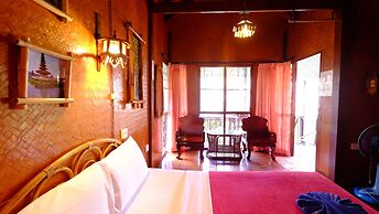 Lolita Bungalow