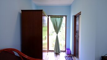 Lolita Bungalow