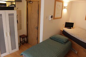 Tower Hill Studio Appartment
